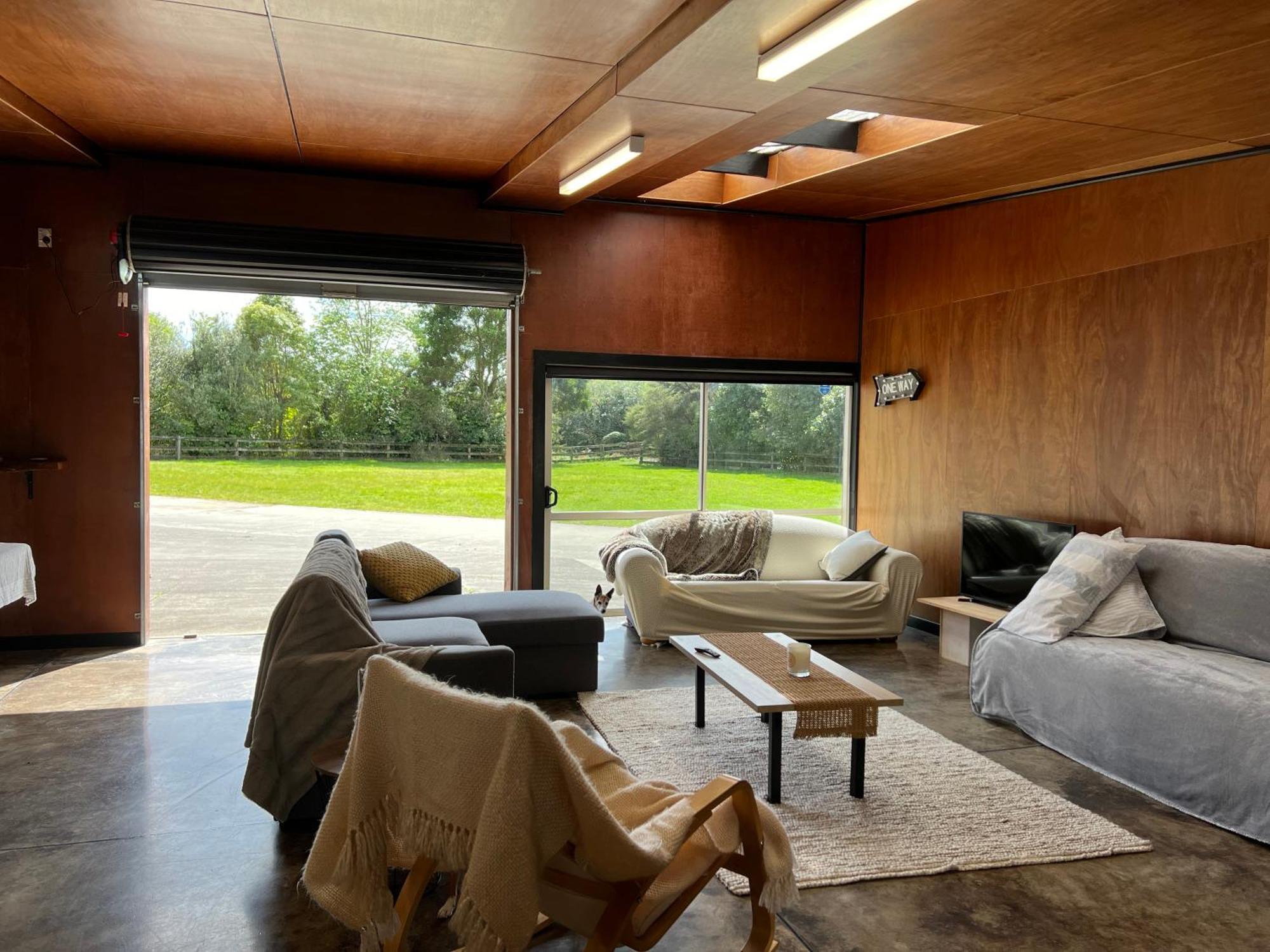 Self Contained Open Shed Space Wainui  Dış mekan fotoğraf
